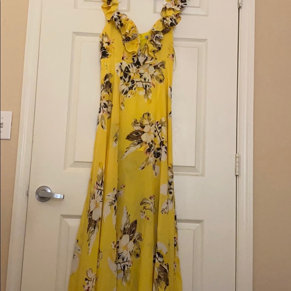 Maxi yellow off the shoulder dress